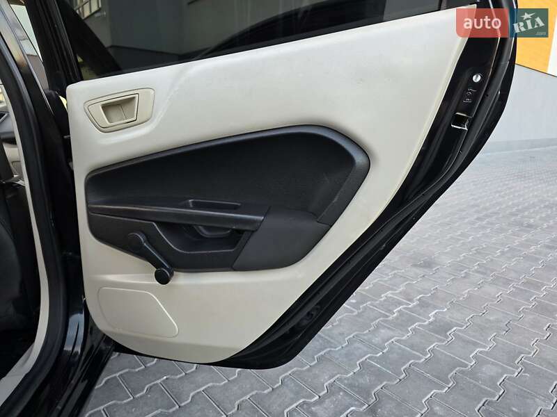 Хэтчбек Ford Fiesta 2013 в Хмельницком