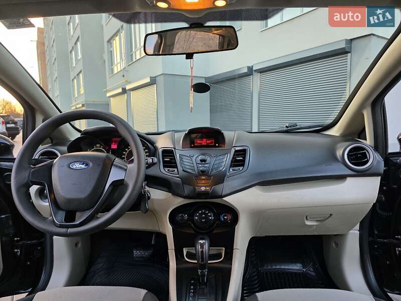 Хэтчбек Ford Fiesta 2013 в Хмельницком