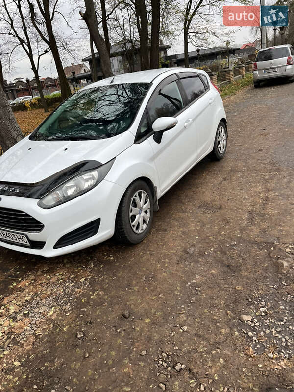 Хэтчбек Ford Fiesta 2013 в Звягеле