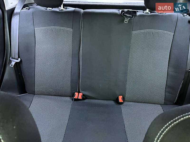 Хэтчбек Ford Fiesta 2013 в Звягеле