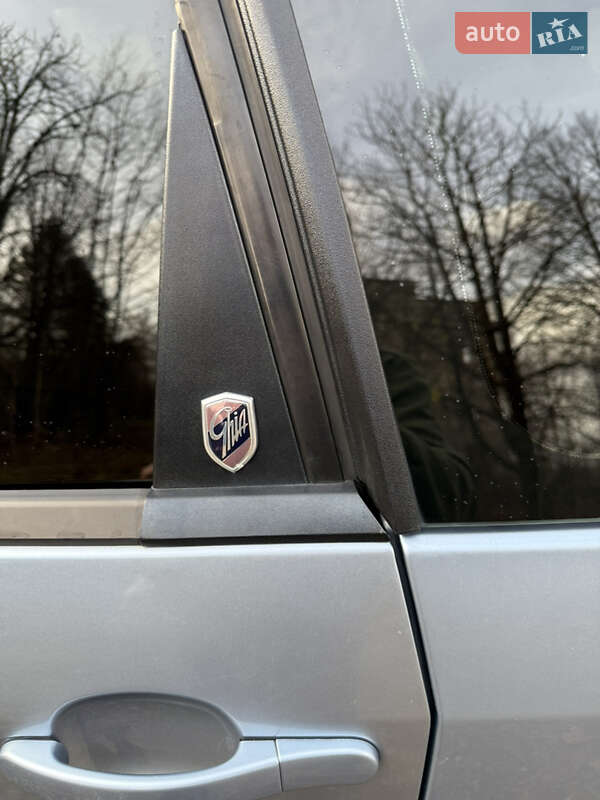 Хэтчбек Ford Fiesta 2007 в Долине