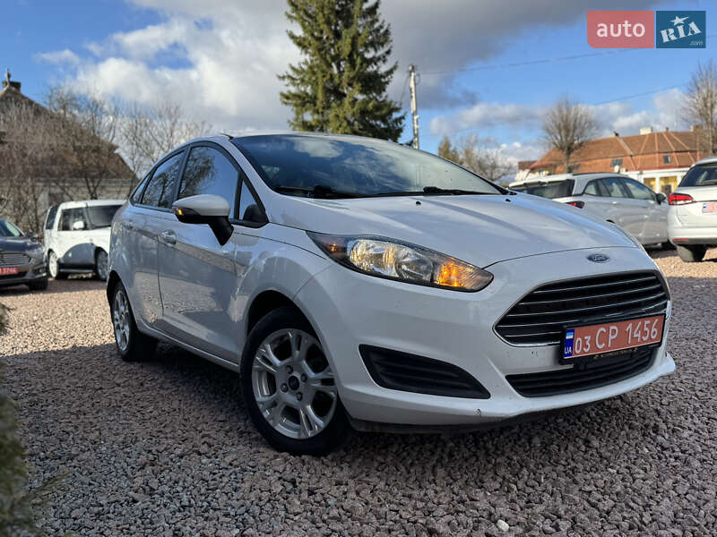 Седан Ford Fiesta 2016 в Дрогобичі