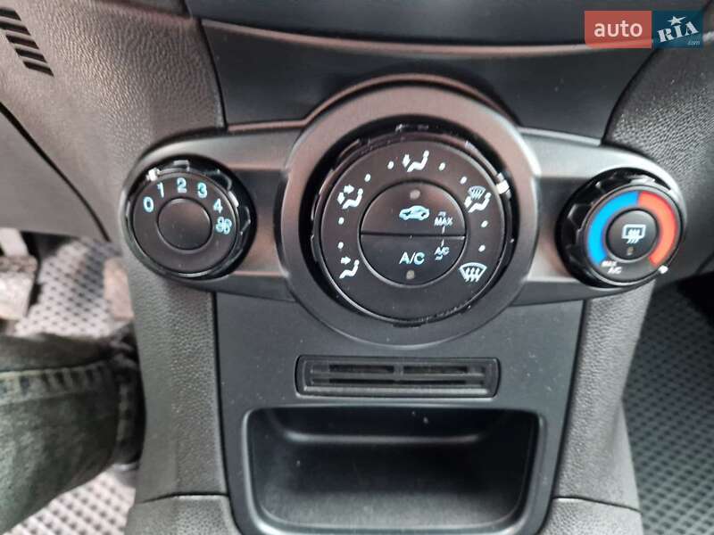 Хетчбек Ford Fiesta 2013 в Кропивницькому фото 16 Хетчбек Ford Fiesta 2013 в Кропивницькому