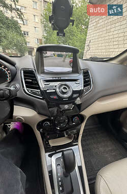Седан Ford Fiesta 2015 в Вишгороді