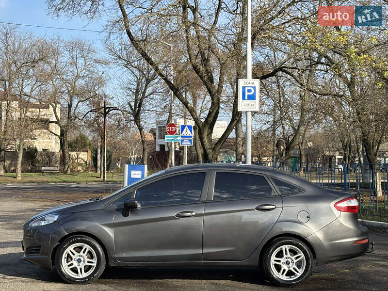Седан Ford Fiesta 2017 в Миколаєві