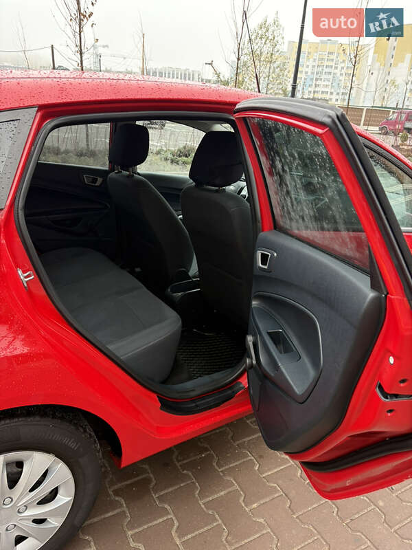 Хетчбек Ford Fiesta 2012 в Софіївській Борщагівці