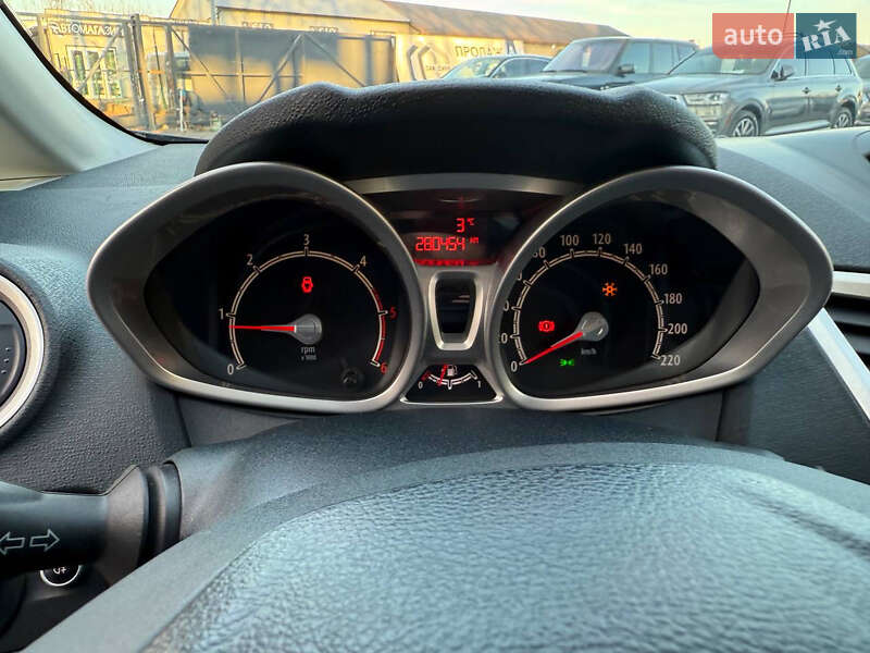 Хэтчбек Ford Fiesta 2012 в Стрые