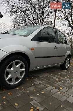 Хэтчбек Ford Fiesta 2003 в Здолбунове