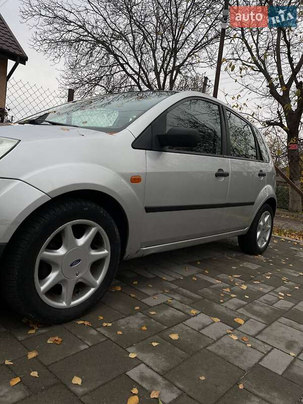 Хетчбек Ford Fiesta 2003 в Здолбуніві