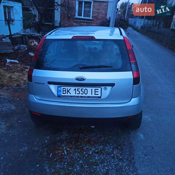 Хетчбек Ford Fiesta 2003 в Здолбуніві
