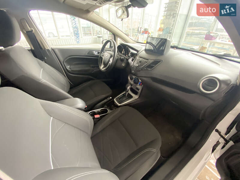 Седан Ford Fiesta 2013 в Николаеве