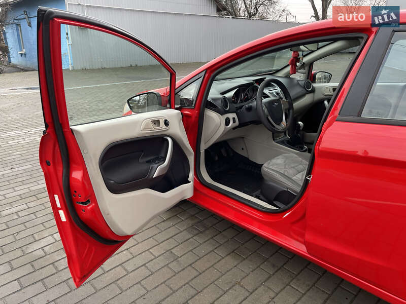 Хэтчбек Ford Fiesta 2012 в Полтаве