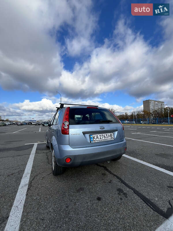 Хэтчбек Ford Fiesta 2006 в Киеве