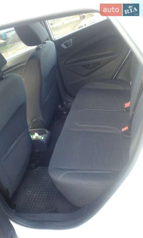 Хэтчбек Ford Fiesta 2013 в Маневичах