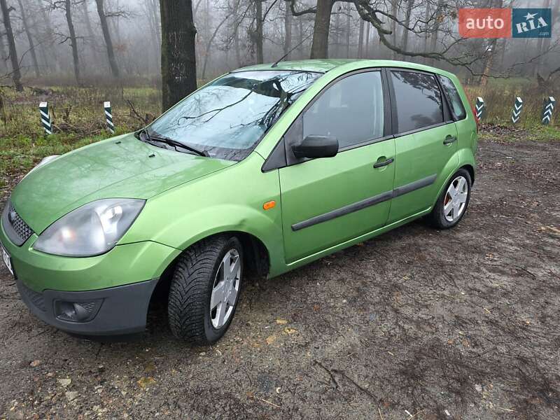 Хэтчбек Ford Fiesta 2008 в Киеве
