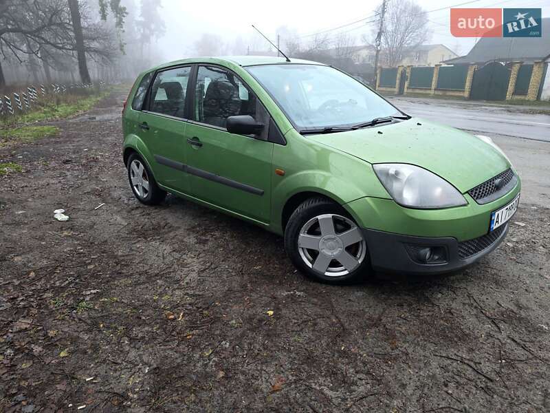 Хэтчбек Ford Fiesta 2008 в Киеве