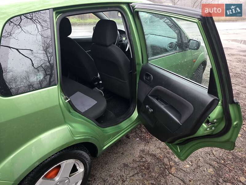 Хэтчбек Ford Fiesta 2008 в Киеве