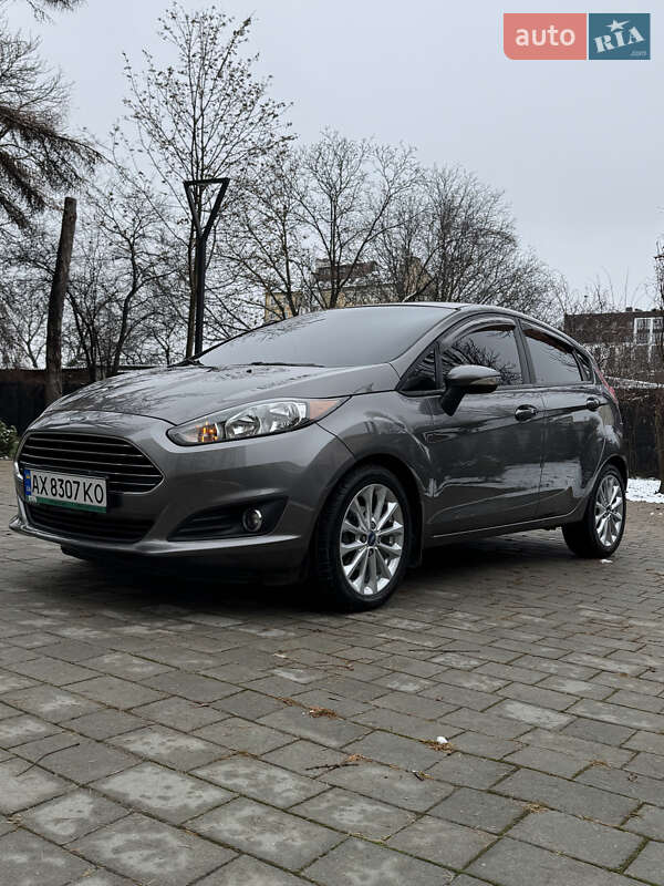 Хетчбек Ford Fiesta 2013 в Івано-Франківську