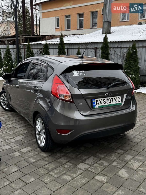 Хетчбек Ford Fiesta 2013 в Івано-Франківську