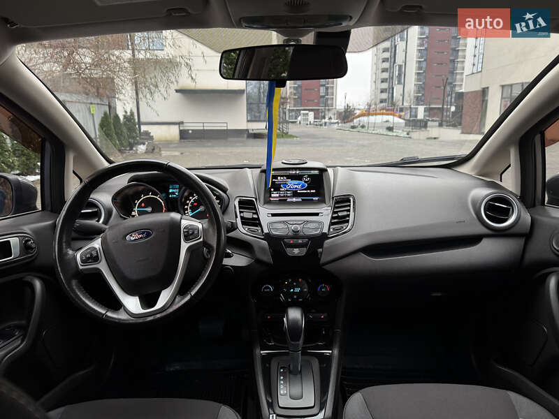 Хетчбек Ford Fiesta 2013 в Івано-Франківську
