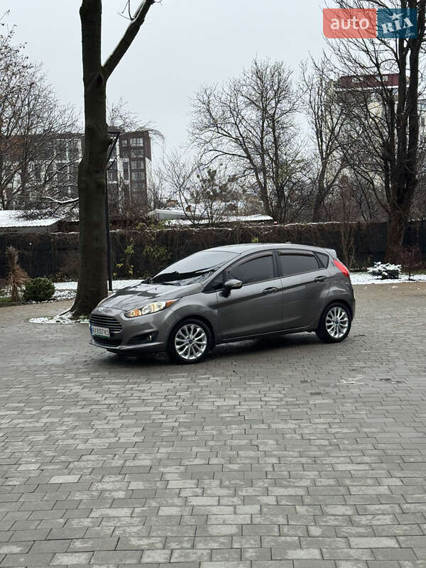 Хетчбек Ford Fiesta 2013 в Івано-Франківську