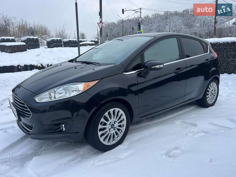 Хетчбек Ford Fiesta 2015 в Львові