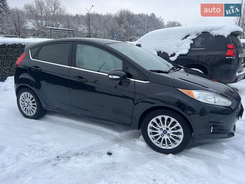 Хетчбек Ford Fiesta 2015 в Львові