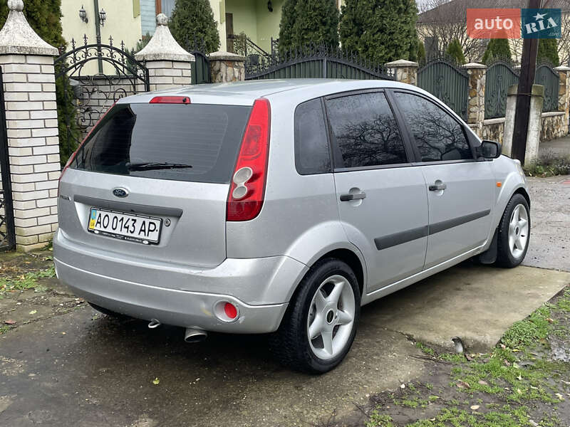 Хетчбек Ford Fiesta 2008 в Виноградові