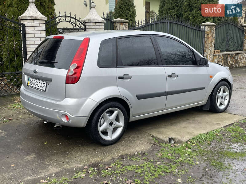 Хетчбек Ford Fiesta 2008 в Виноградові
