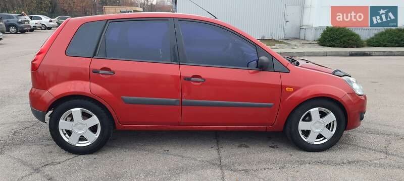 Хэтчбек Ford Fiesta 2008 в Днепре