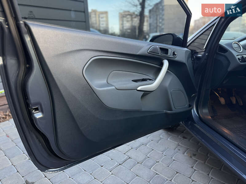 Хэтчбек Ford Fiesta 2011 в Виннице