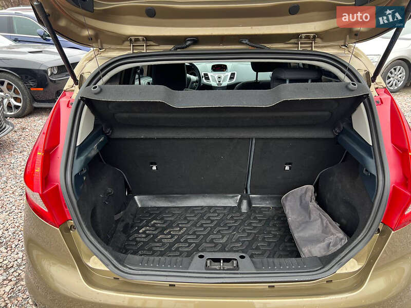 Хетчбек Ford Fiesta 2012 в Полтаві