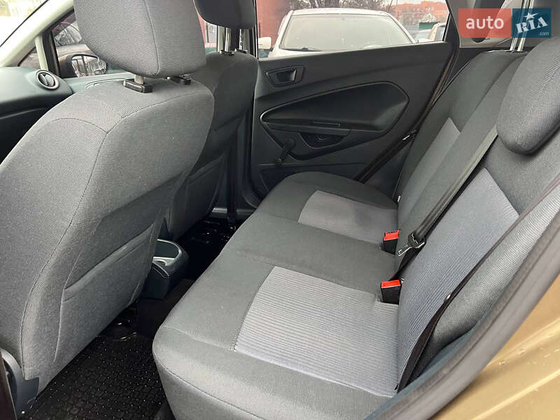 Хетчбек Ford Fiesta 2012 в Полтаві
