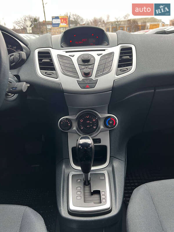 Хетчбек Ford Fiesta 2012 в Полтаві