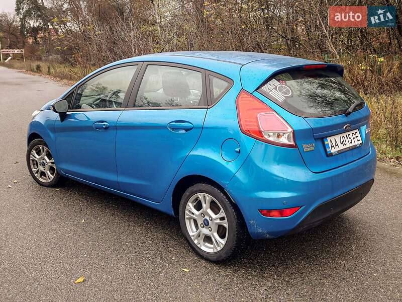 Хетчбек Ford Fiesta 2016 в Києві