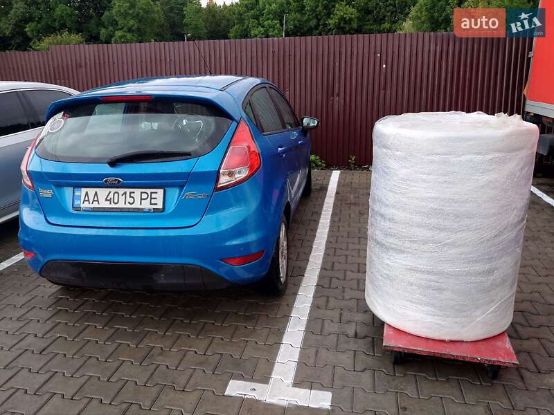 Хетчбек Ford Fiesta 2016 в Києві
