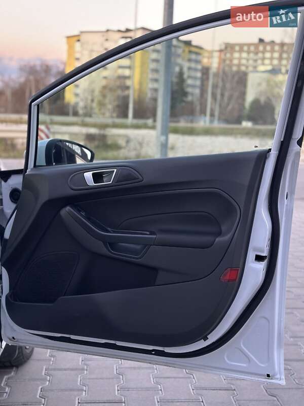 Хетчбек Ford Fiesta 2017 в Тернополі
