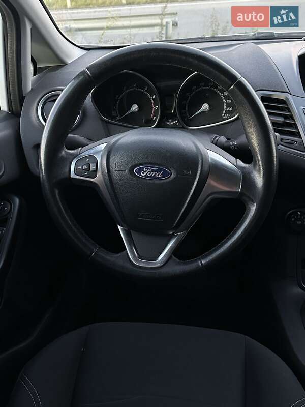 Хетчбек Ford Fiesta 2017 в Тернополі