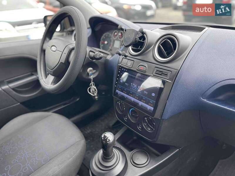 Хэтчбек Ford Fiesta 2006 в Полтаве
