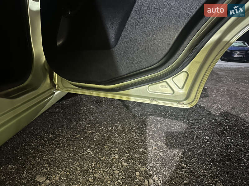 Хетчбек Ford Fiesta 2005 в Івано-Франківську