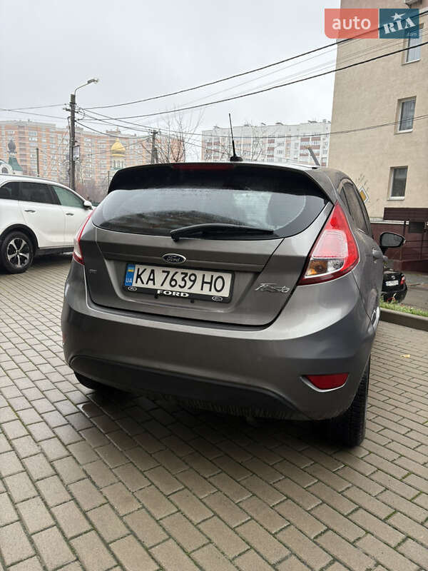 Хэтчбек Ford Fiesta 2013 в Киеве