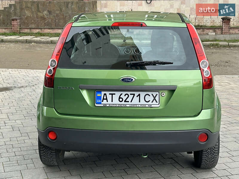 Хетчбек Ford Fiesta 2006 в Івано-Франківську