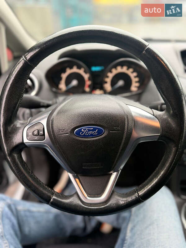 Хетчбек Ford Fiesta 2014 в Запоріжжі
