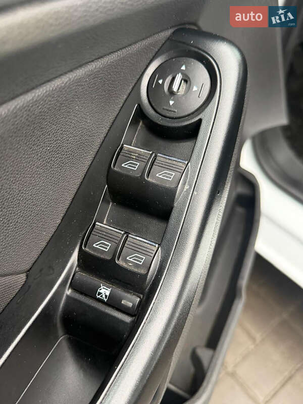 Хетчбек Ford Fiesta 2014 в Запоріжжі