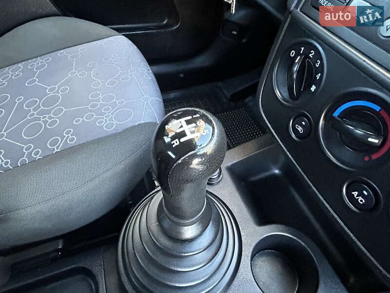 Хетчбек Ford Fiesta 2006 в Івано-Франківську