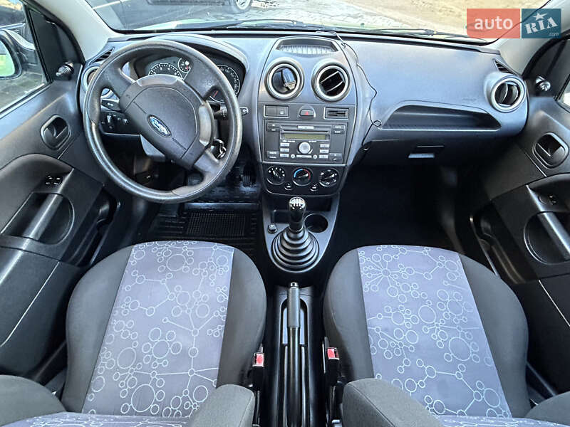 Хетчбек Ford Fiesta 2006 в Івано-Франківську