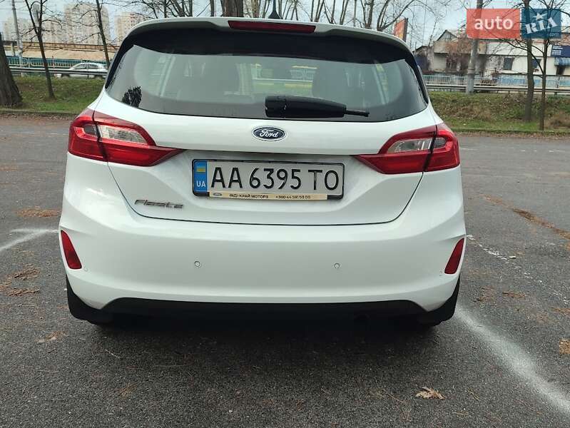 Хэтчбек Ford Fiesta 2017 в Киеве