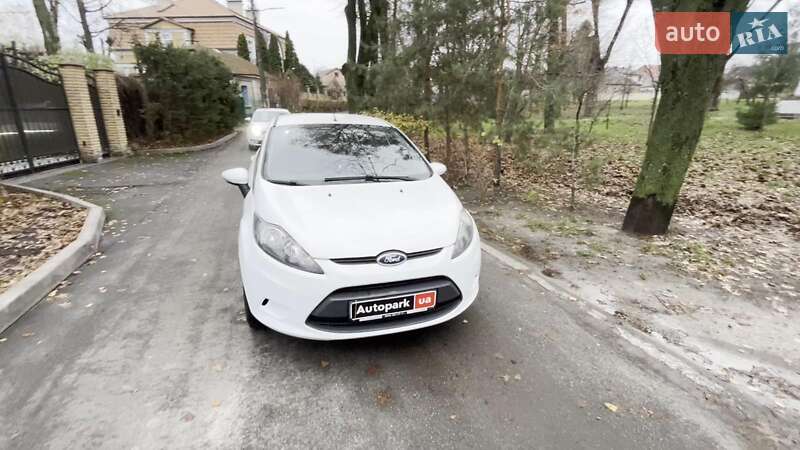 Хетчбек Ford Fiesta 2011 в Києві