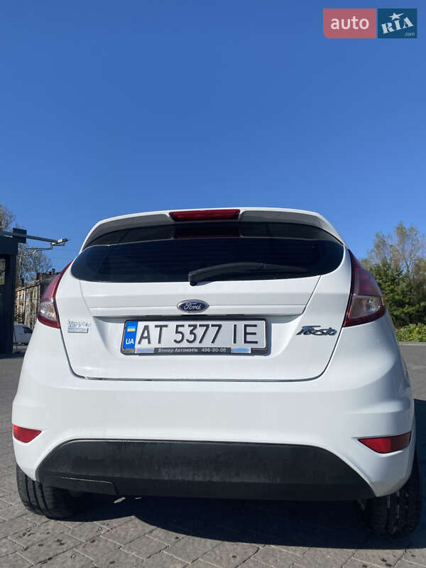 Хетчбек Ford Fiesta 2014 в Надвірній