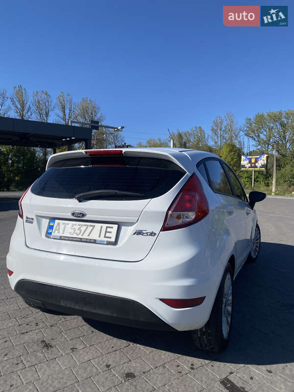 Хетчбек Ford Fiesta 2014 в Надвірній